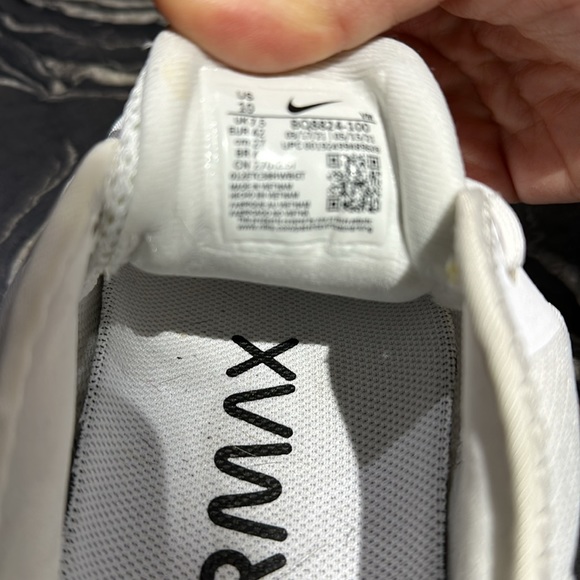 NIKE AirMax - Picture 3 of 4